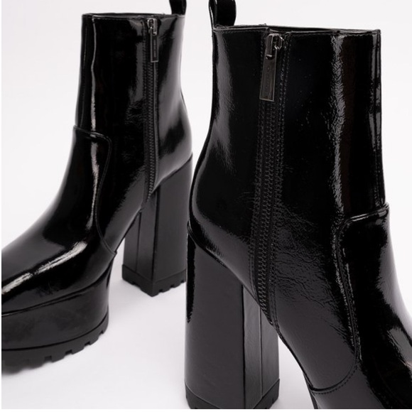 New Michael Kors Enya Platform faux patent leather boots - Picture 3 of 14